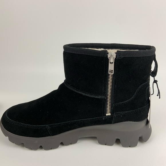 UGG Palomar Black Waterproof Suede Snow Ankle Boots size 8.5 - Picture 5 of 9